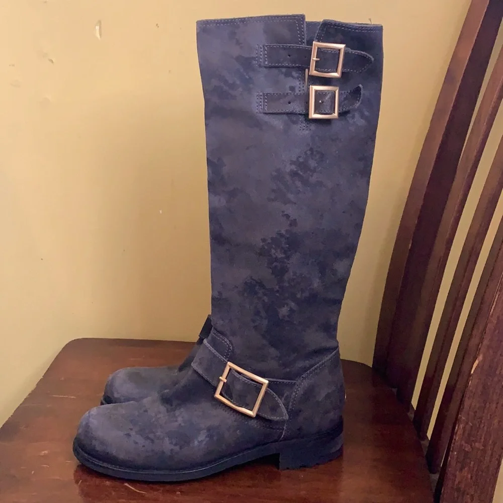 Jimmy Choo boots. Great condition. 7 in women’s. - Picture 2 of 4